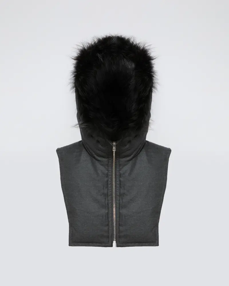 Padded Hood bib in flannel and fox fur