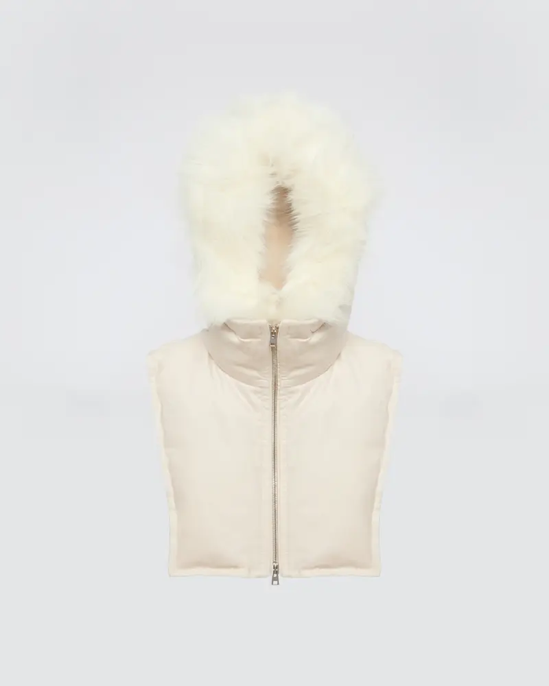 Padded hood bib in flannel and fox fur