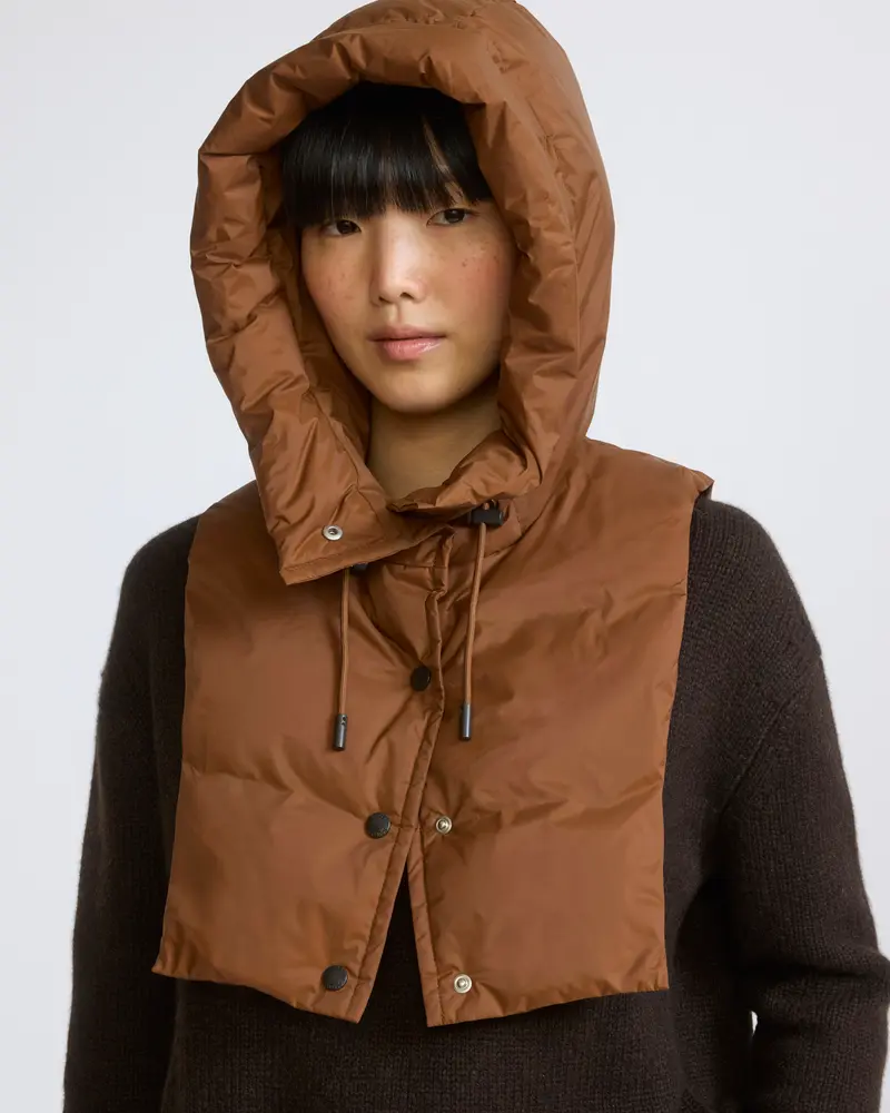 Padded hood bib in water-repellent technical fabric