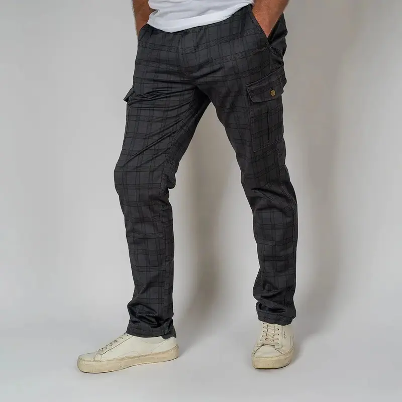 Pantalon cargo gris à carreaux