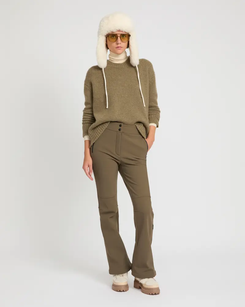 Pantalon de ski fitté évasé en tissu softshell imperméable