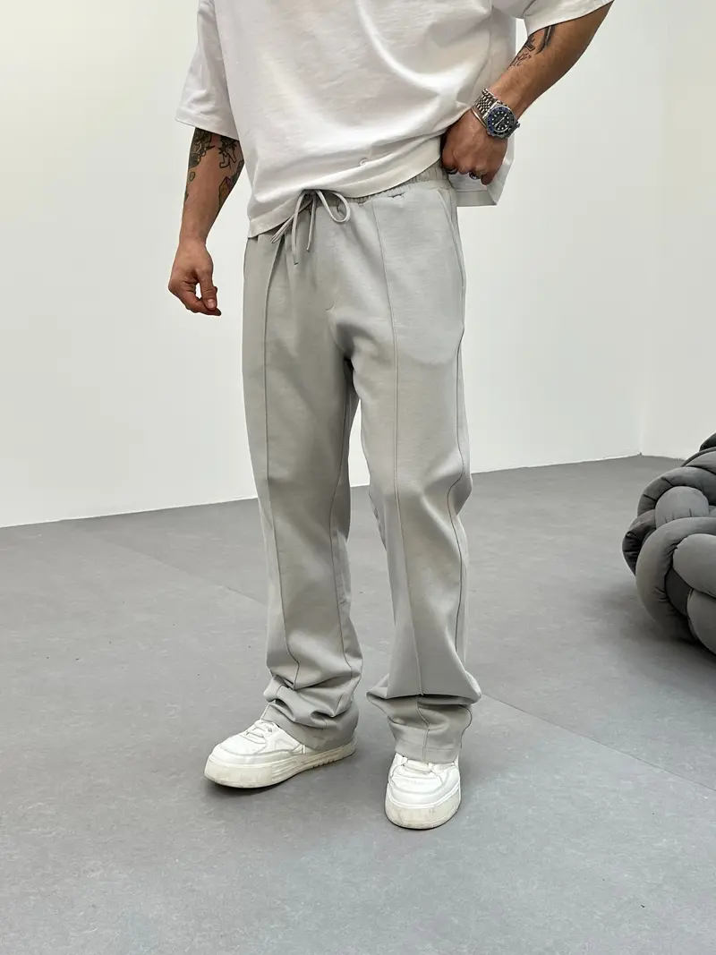 Pantalon Jogging Gris Coupe Droite et Large