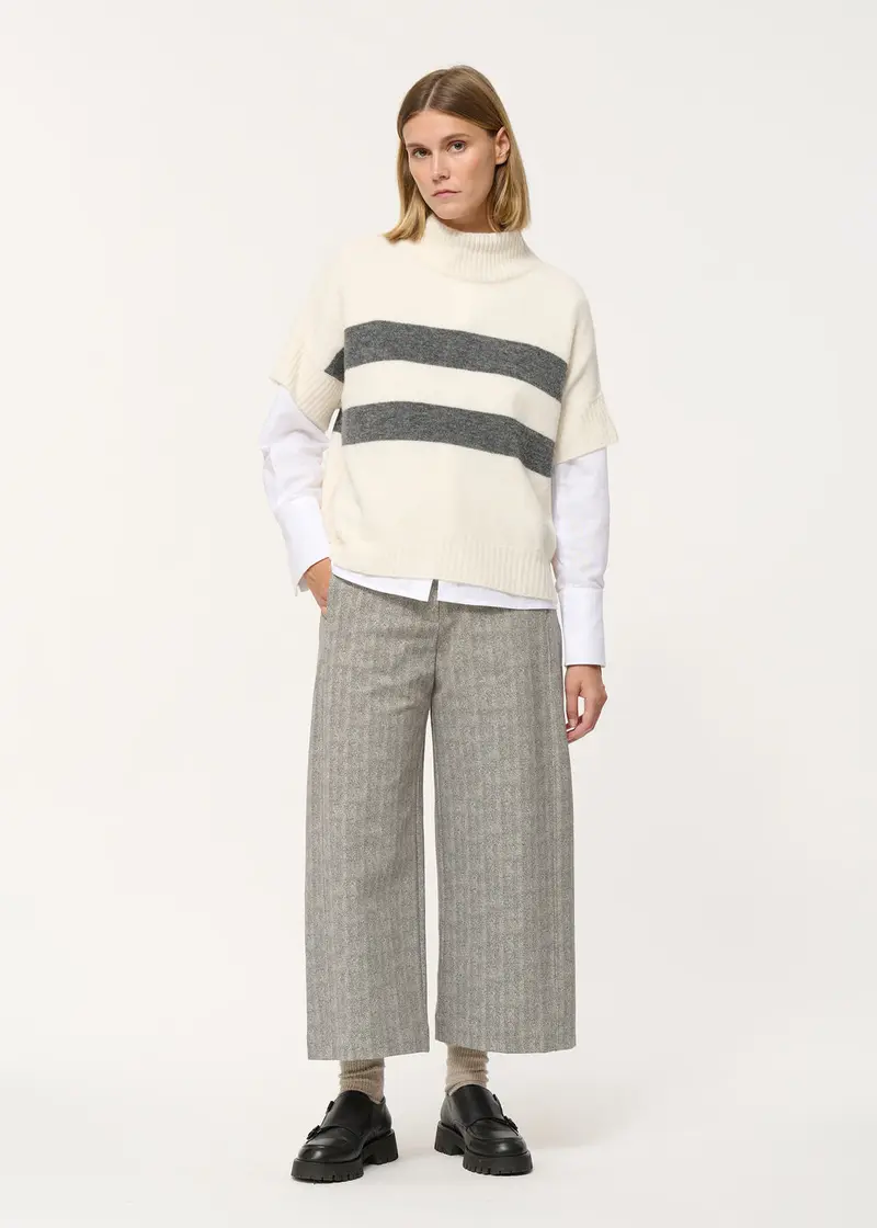 Pantalon large gris à chevrons taille haute