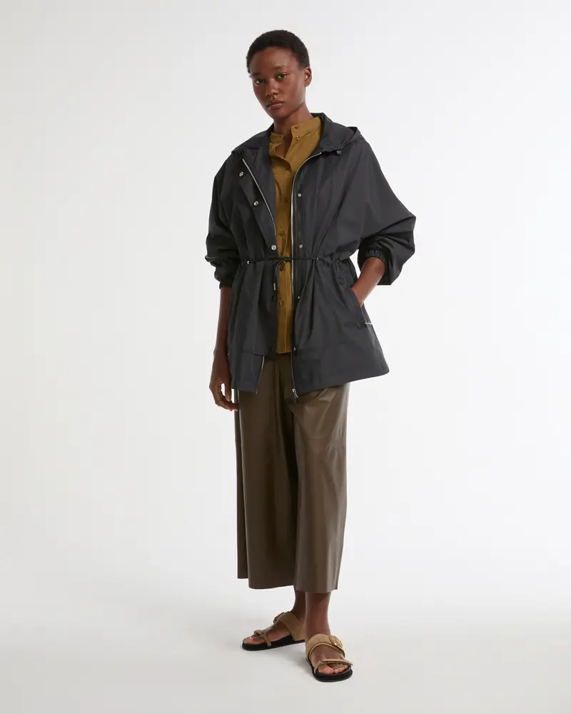 Parka cape en tissu technique imperméable