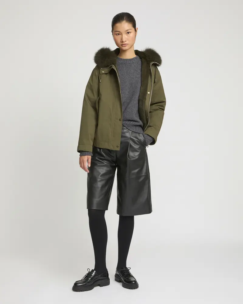 Parka courte en coton imperméable avec fourrure de renard et lapin