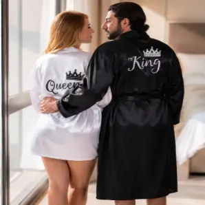 Peignoir léger unisexe effet soie glacée – noir ou blanc
