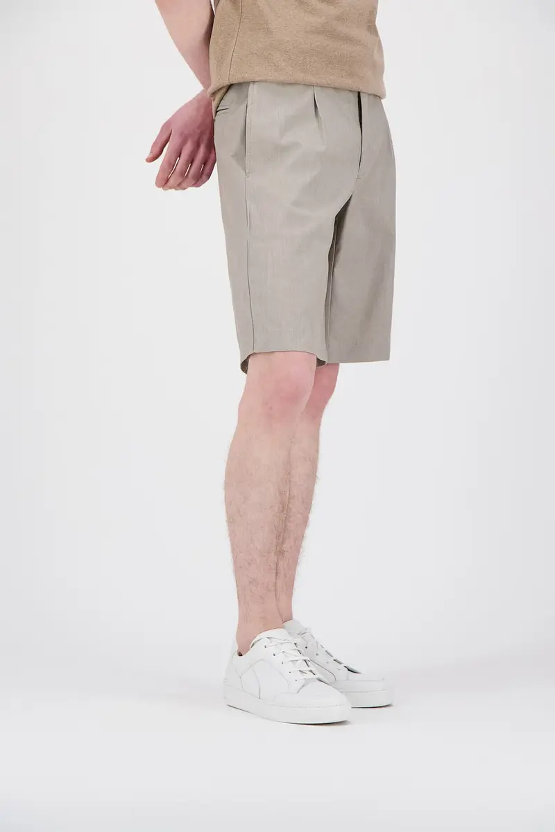 Pleats Short Beige