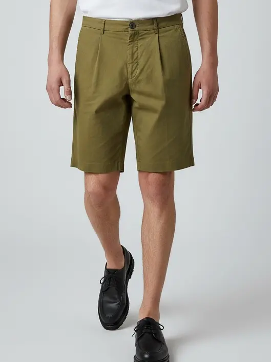 Pleats Short Kaki