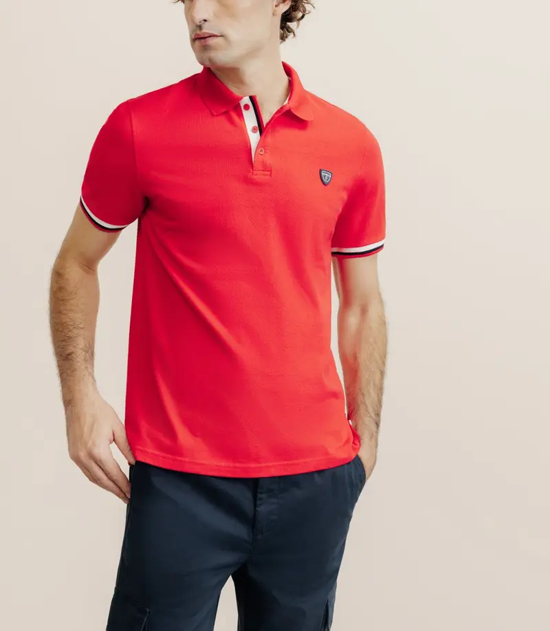 Polo à contraste rouge