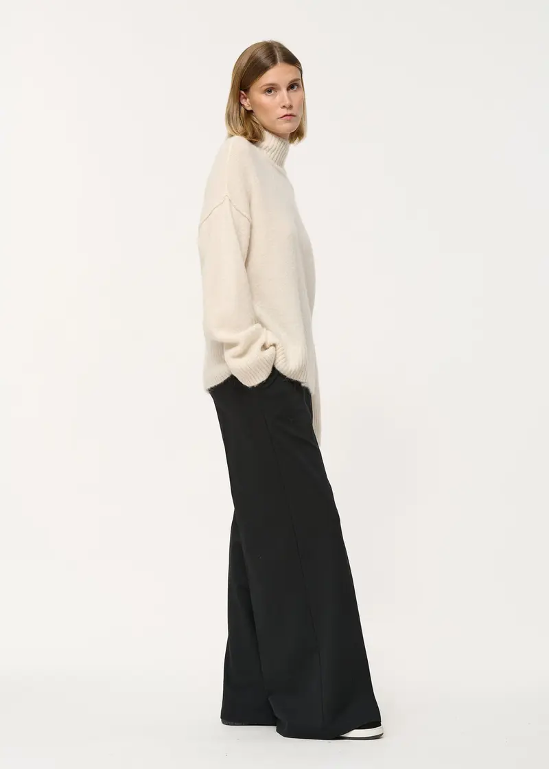 Pull blanc oversize col montant en laine et mohair