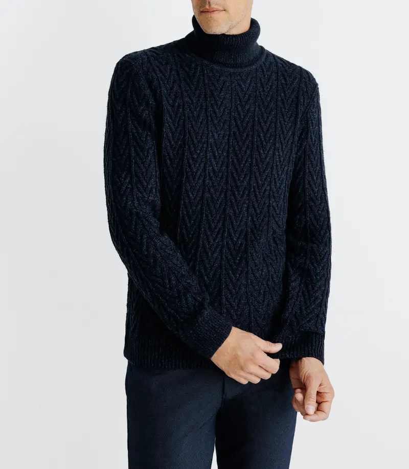 Pull col roulé torsadé marine