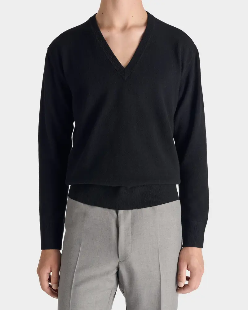 PULL COL V EN LAINE D'AGNEAU EXTRAFINE - NOIR