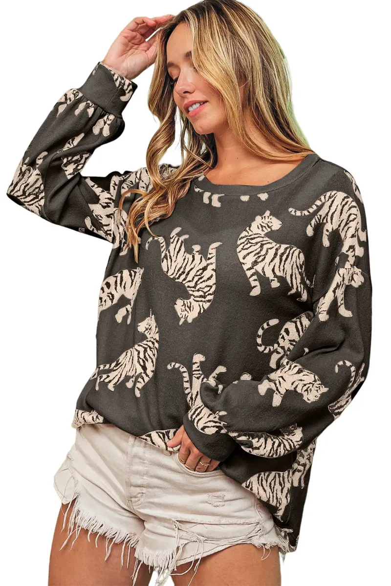 Pull femme en maille gris foncé, facile à associer