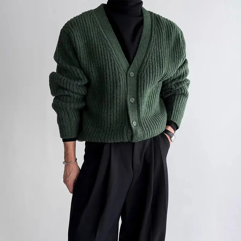 Pull Homme Col V Oversize & Artistique – Coupe Loose Polyvalente, Style Créatif