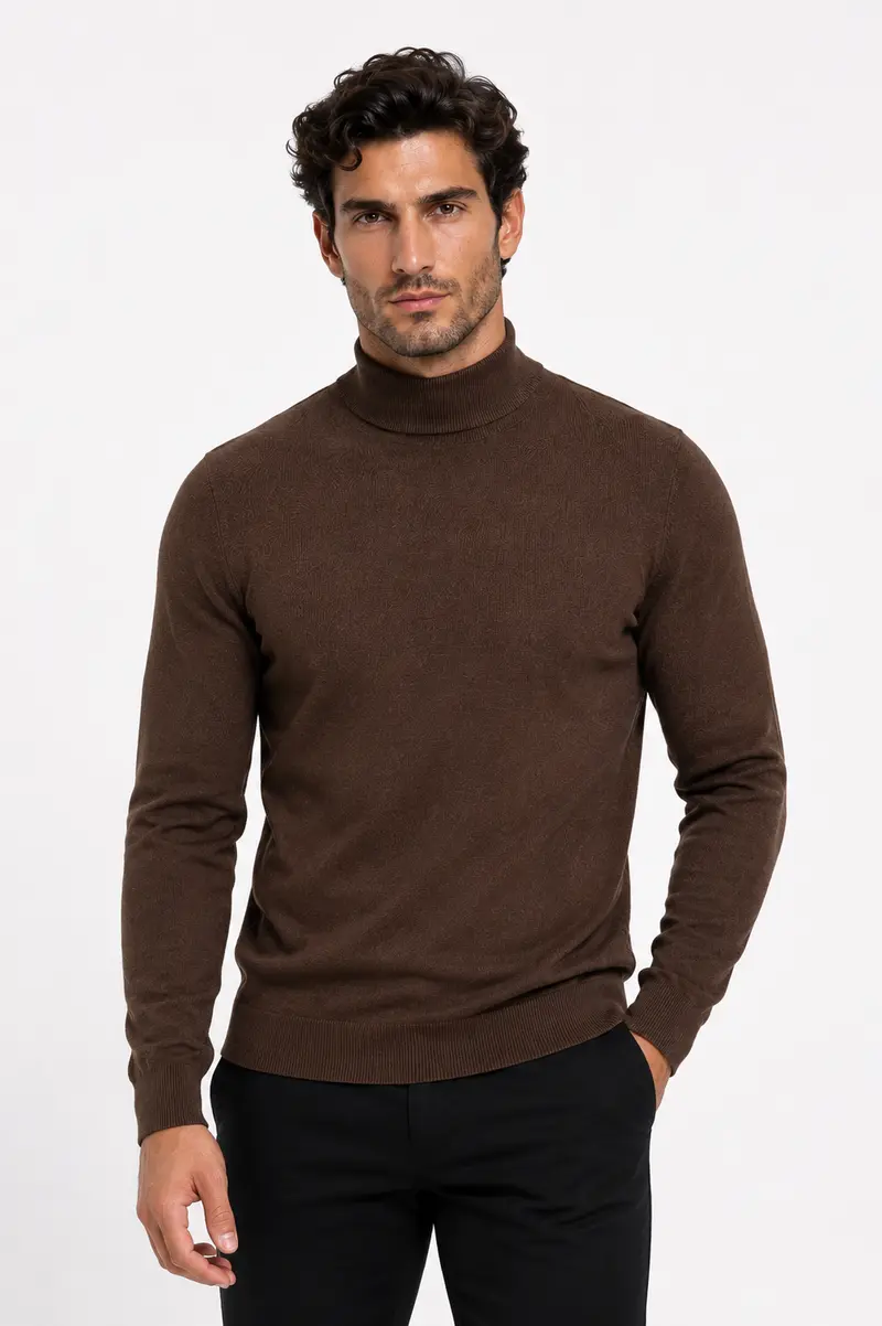 Pull homme marron à col montant