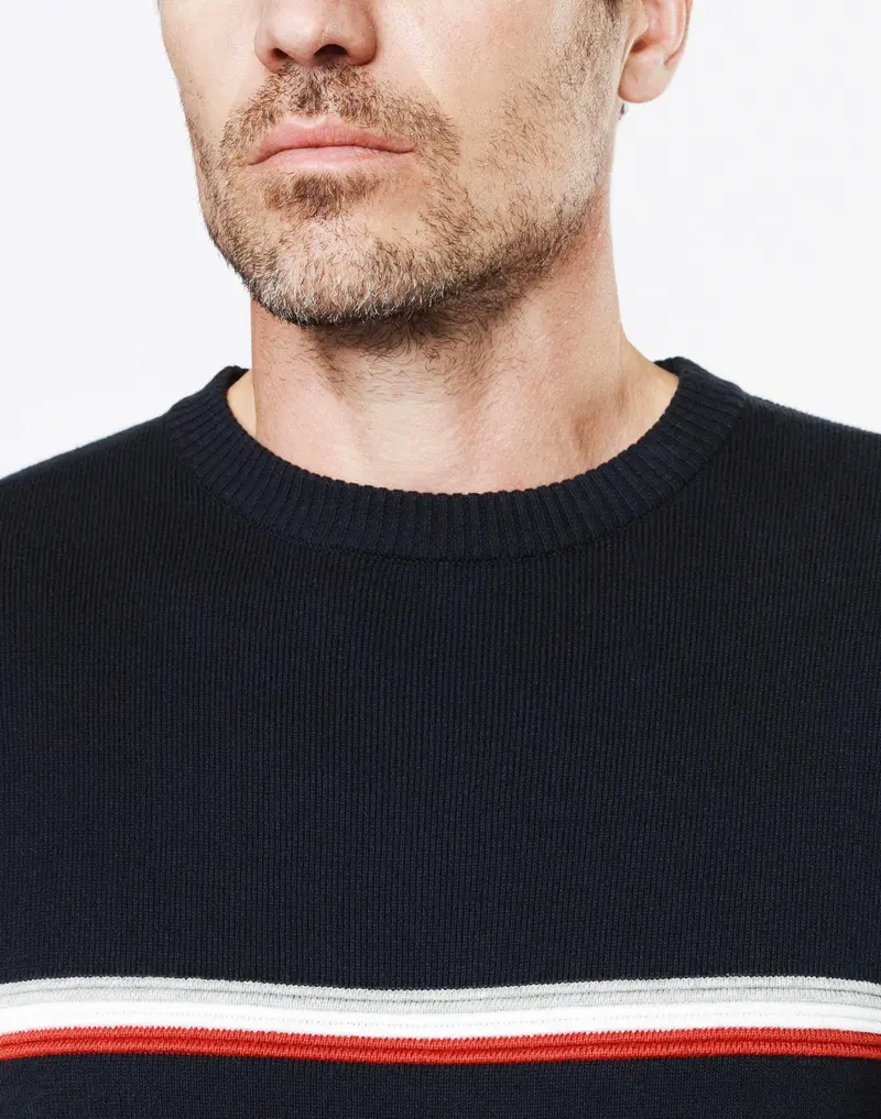 Pull marine rayure placée