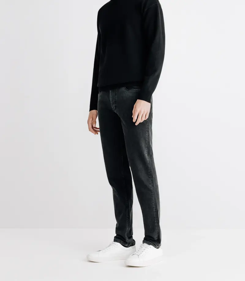 Pull sweat col rond noir