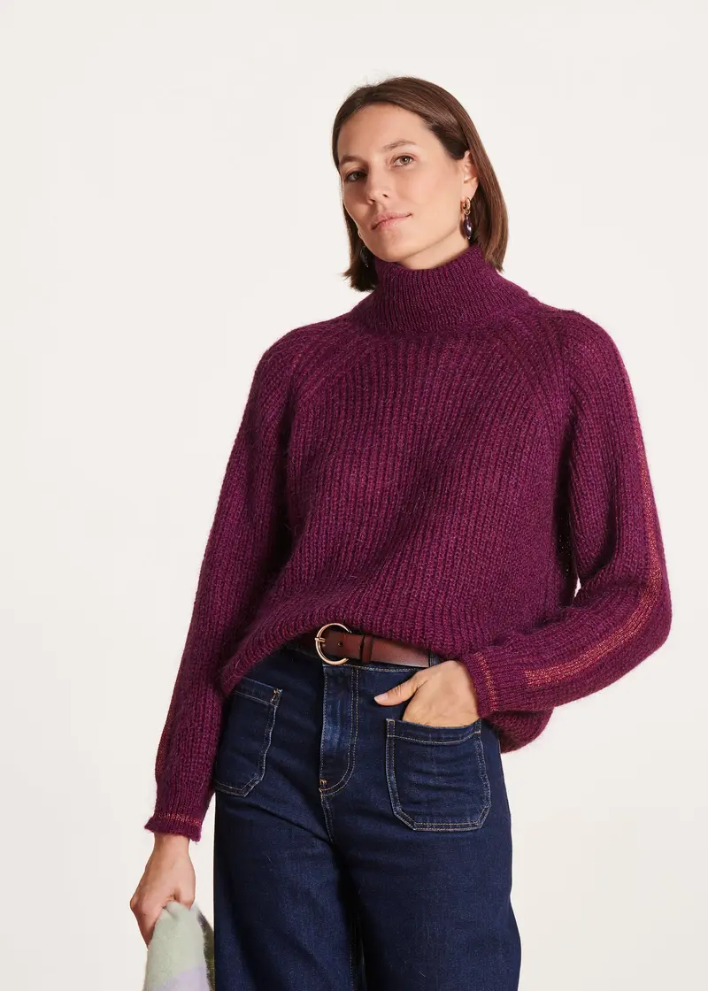Pull violet ample à col boule