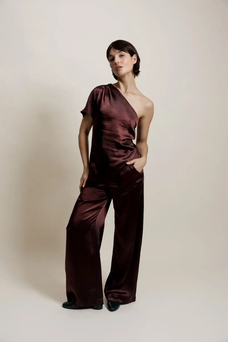 RÉLIANE - Pantalon satin coupe évasée marron