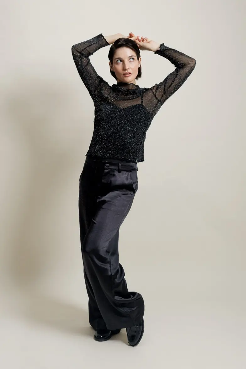 RÉLIANE - Pantalon satin coupe évasée noir