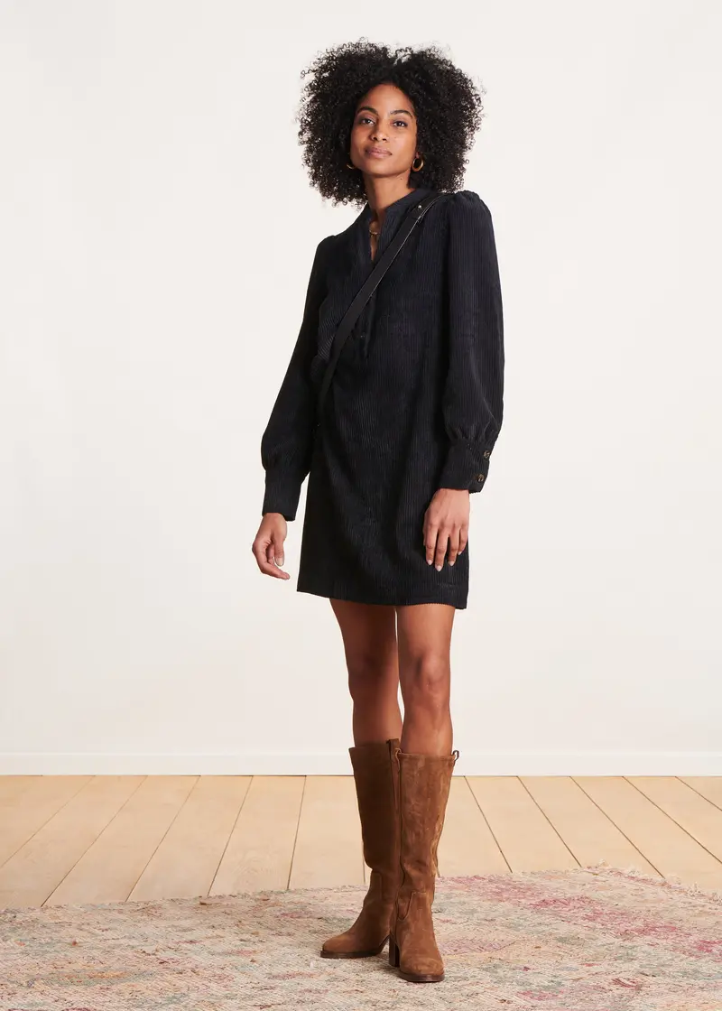 Robe courte droite noire en velours