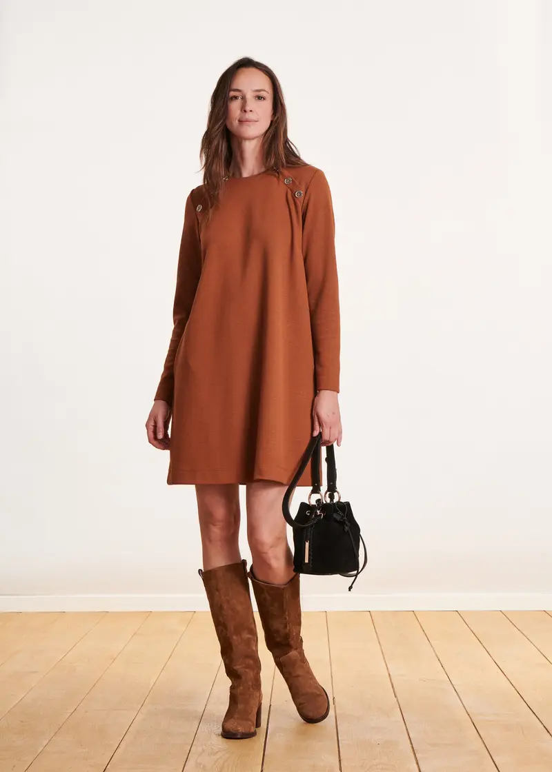 Robe courte terracotta boutonnage épaules