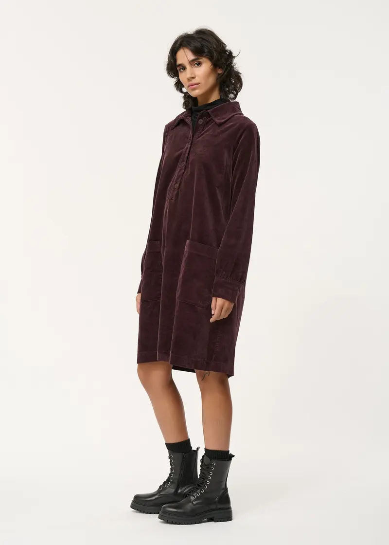 Robe courte trapèze bordeaux en velours côtelé