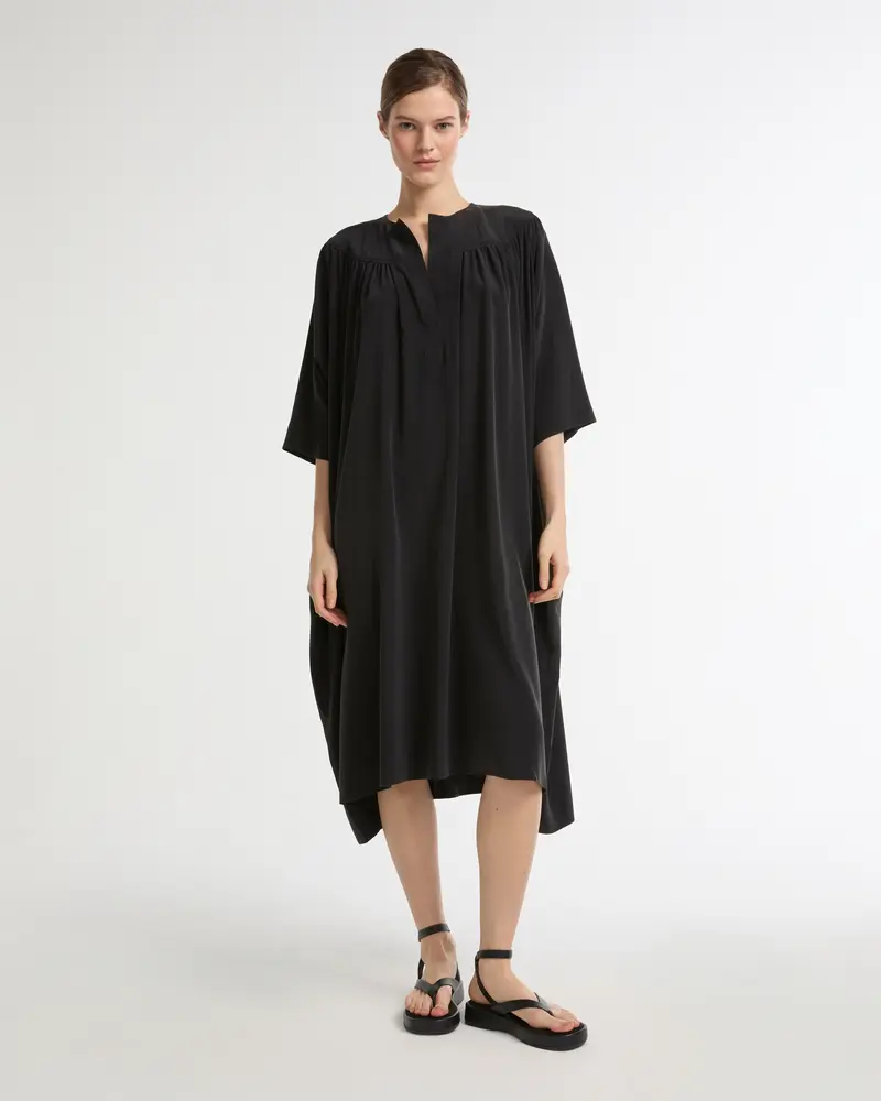 Robe en crêpe de soie légère