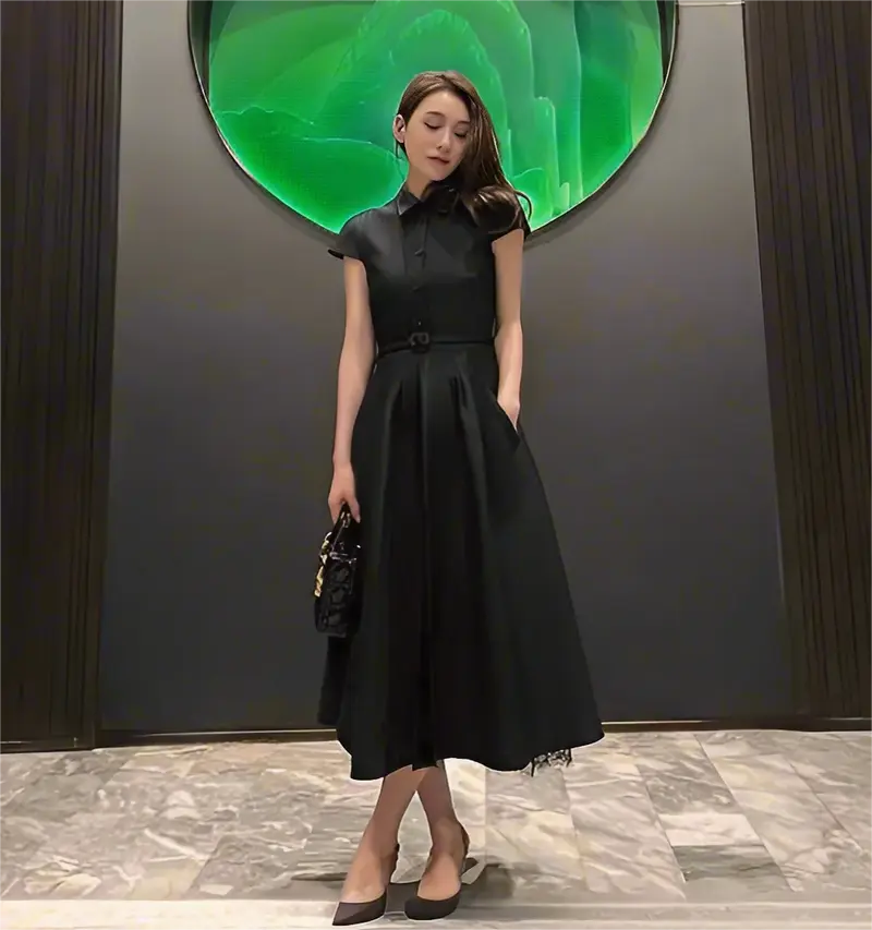 Robe française monochromatique à manches courtes pour femmes, robe parapluie, chemise noire à manches courtes, mode pour dames, Hepburn commPiedmont