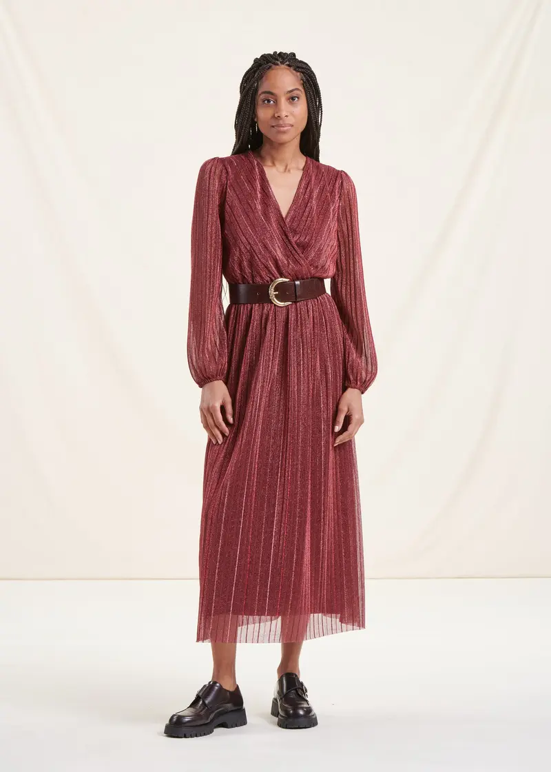 Robe longue cintrée cache-cœur voile bordeaux irisé