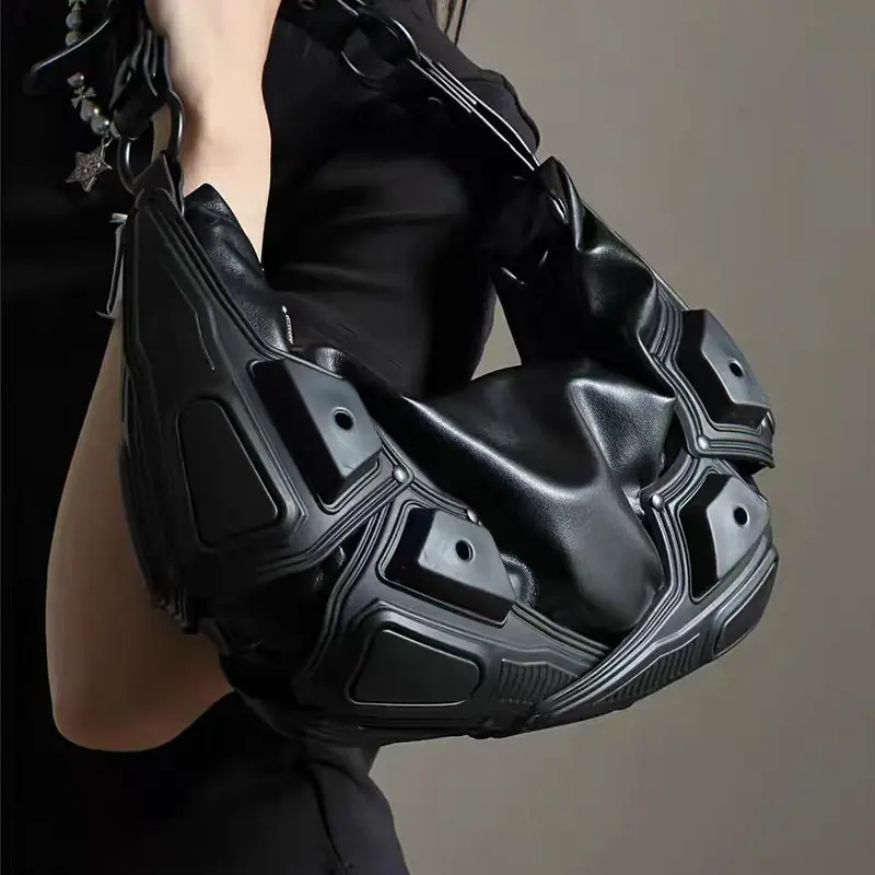 Sac Croissant Bandoulière Femme – Style Dark Fonctionnel Sous le Bras | Noir & Argent