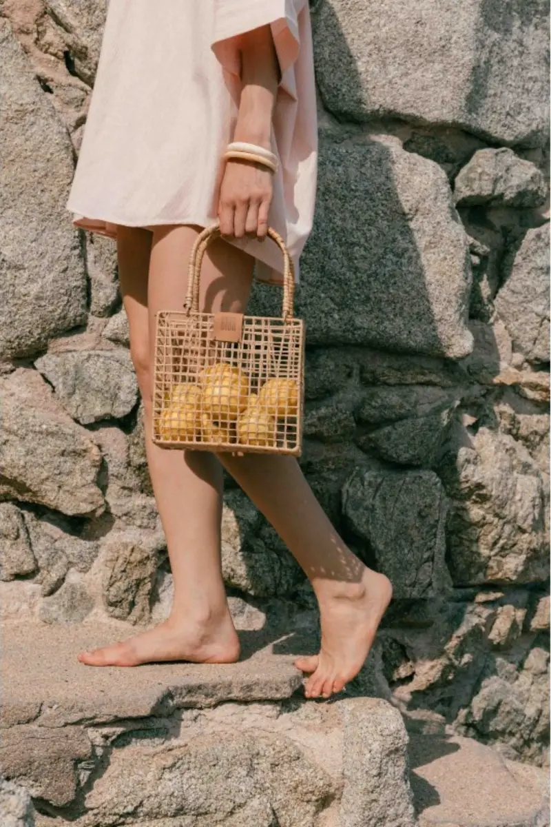Sac panier carré Nigaloo Biba en raffia tressée à la main – Pochette amovible