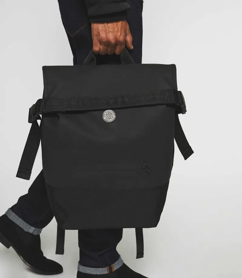 Sac sport avec blason noir WINNER