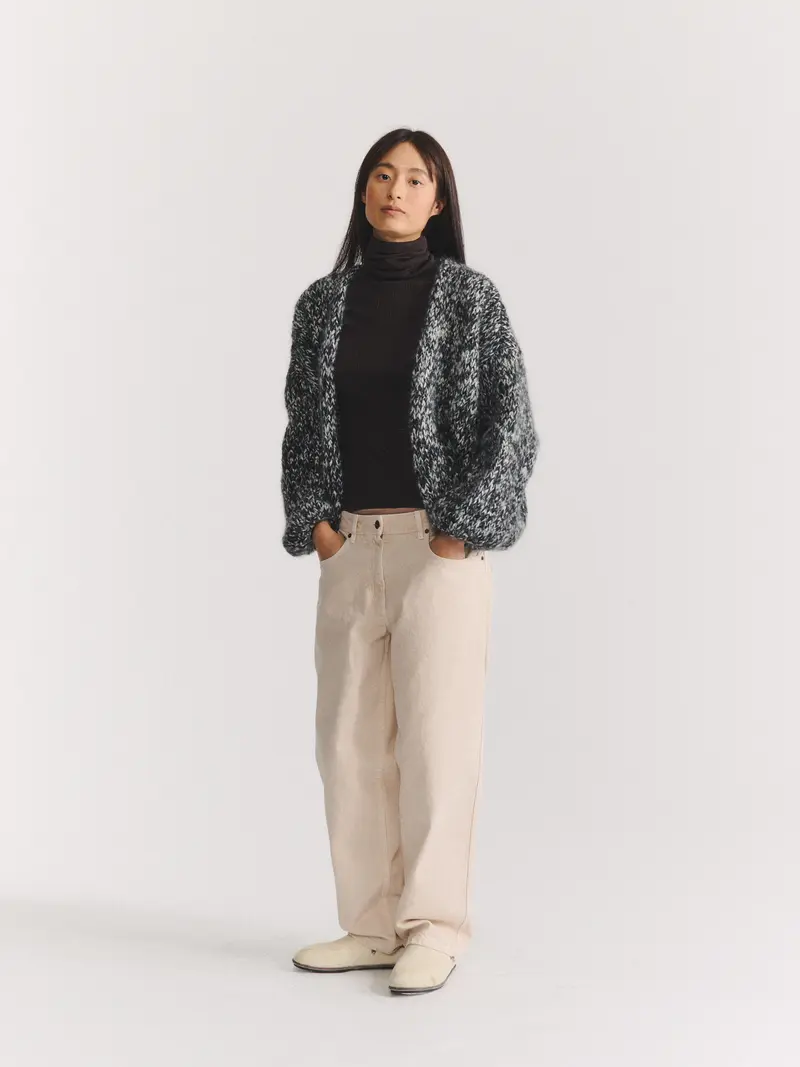 SHORT CARDIGAN - BLACK/PORCELAIN