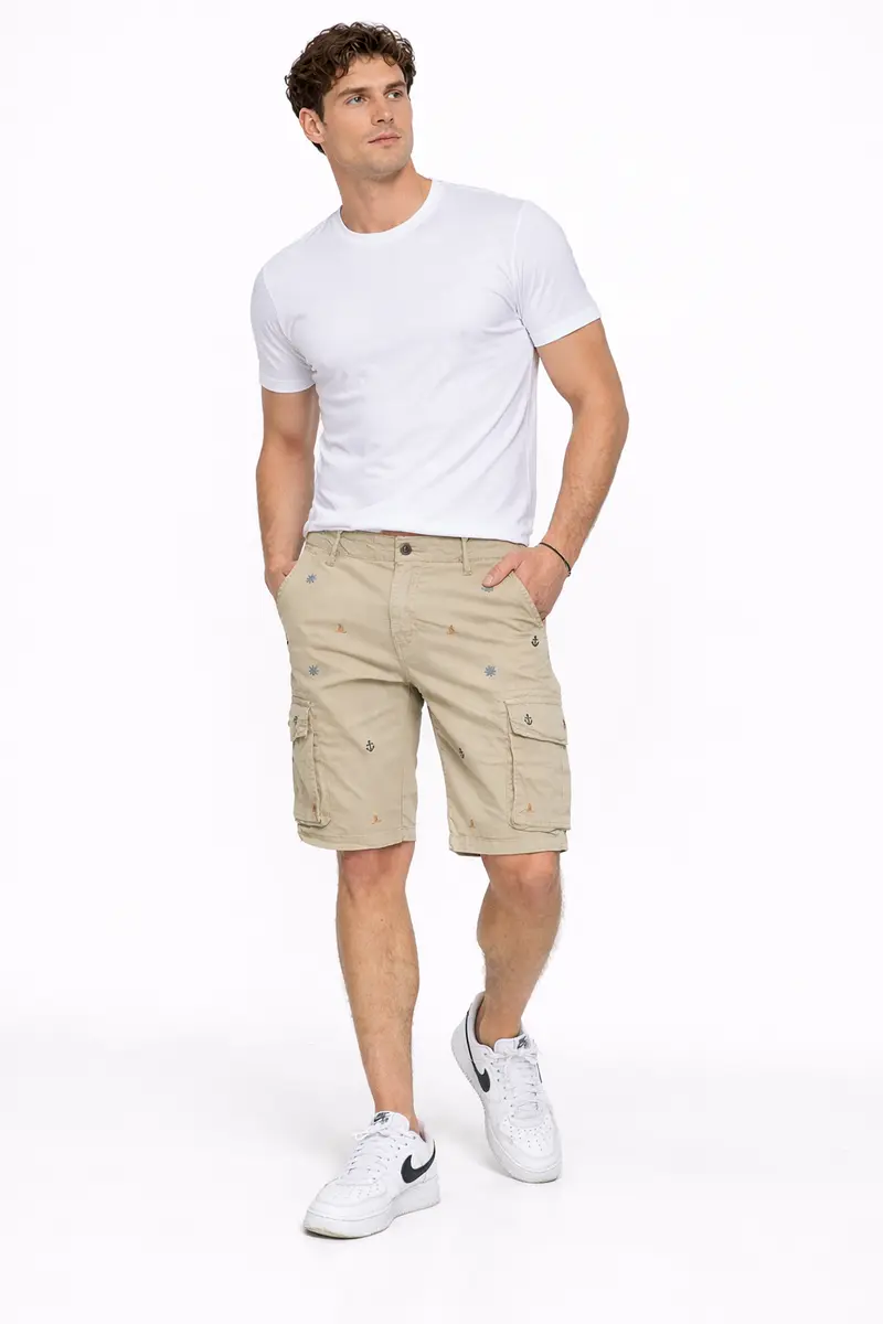 Short homme Beige avec motifs brodés
