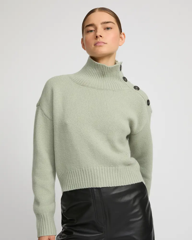 Short oversized knitted jumper