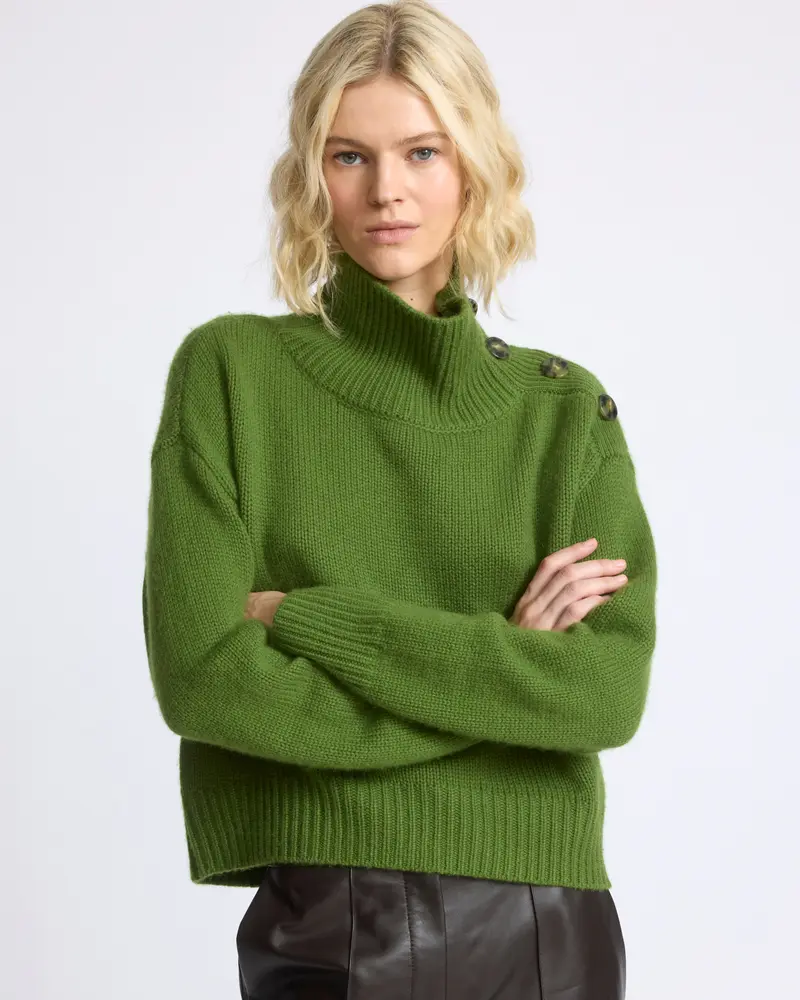 Short oversized knitted sweater