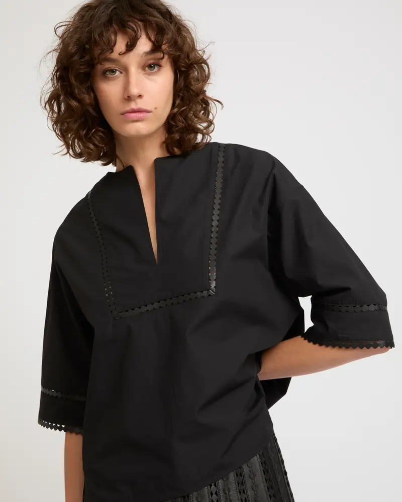 Short sleeve poplin blouse with leather details