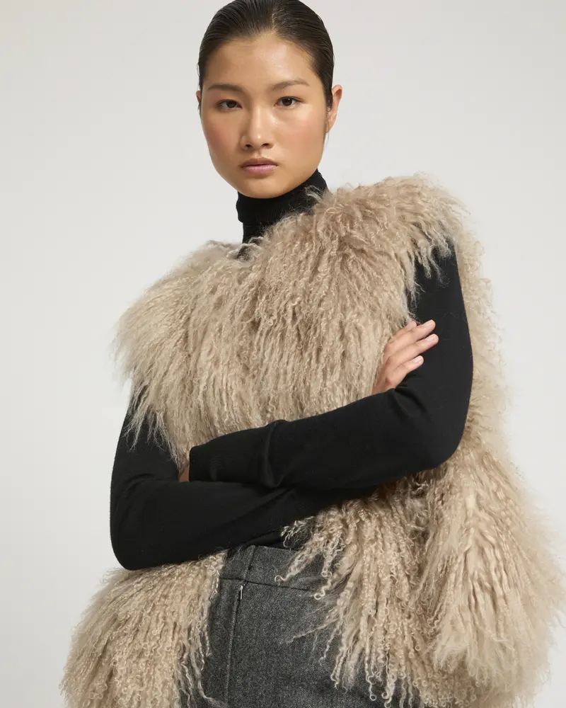 Sleeveless gilet in Mongolian lambskin