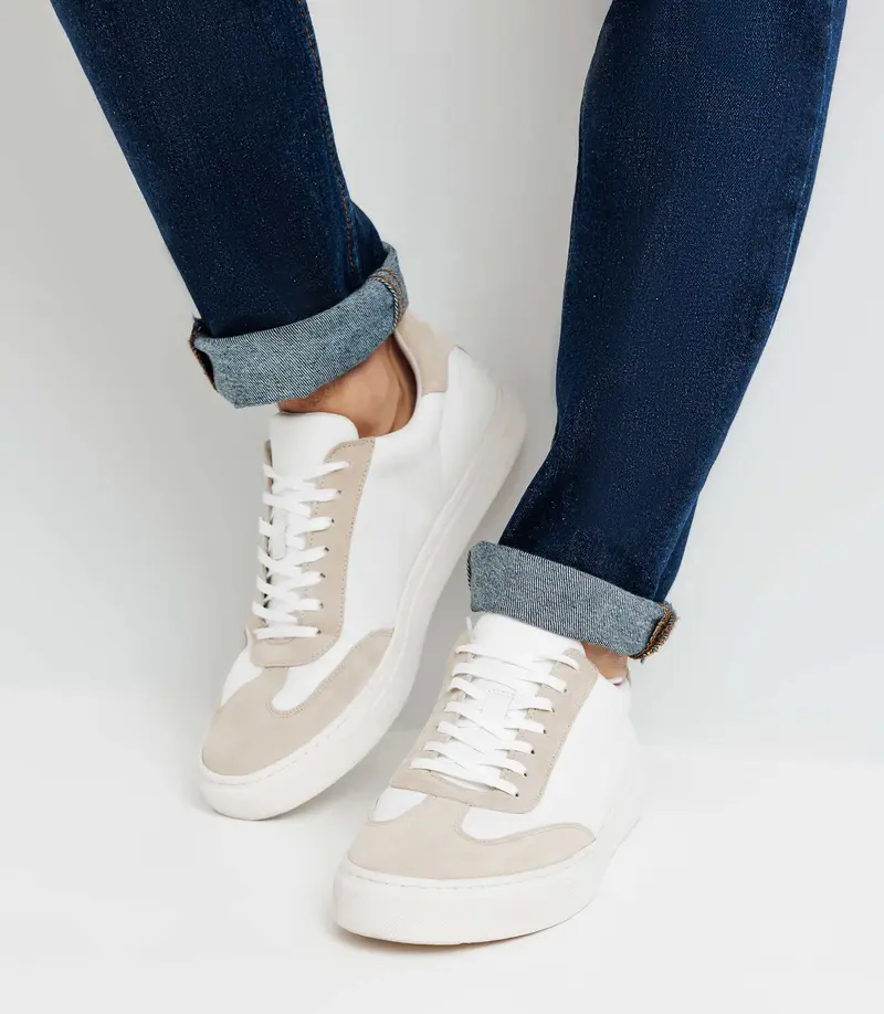 Sneakers à lacets en cuir blanches