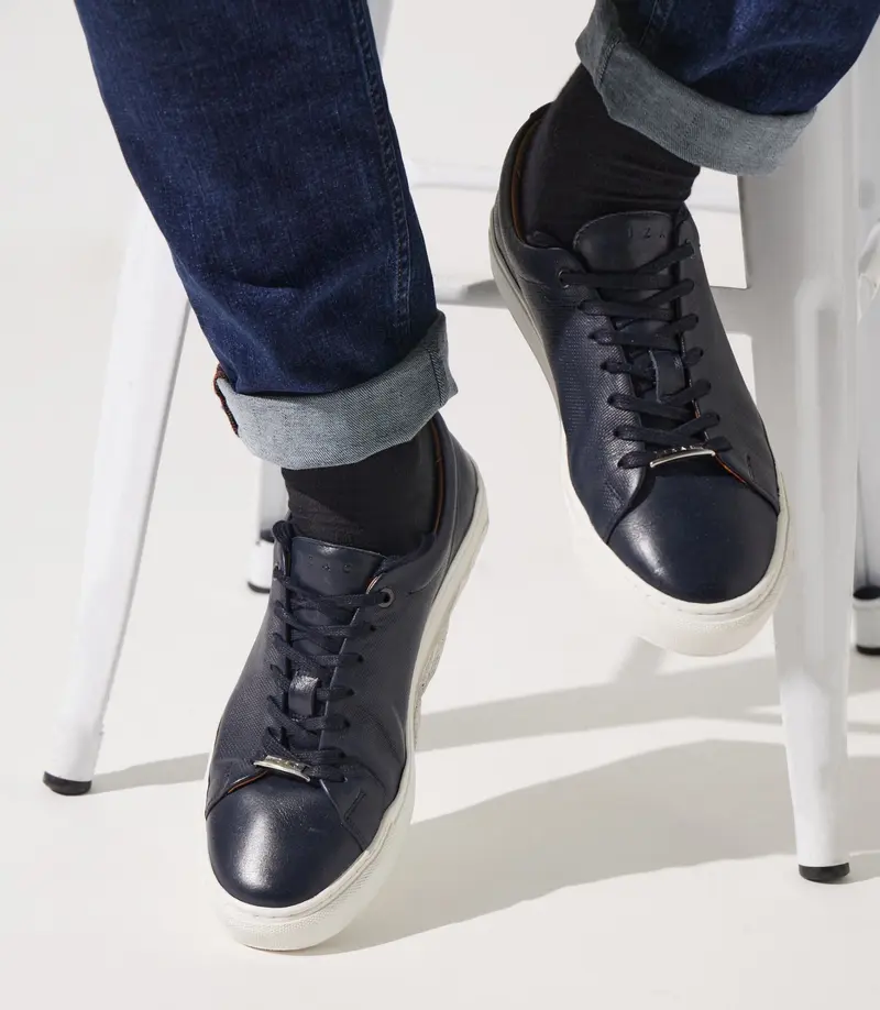 Sneakers cuir texturé marine OAK