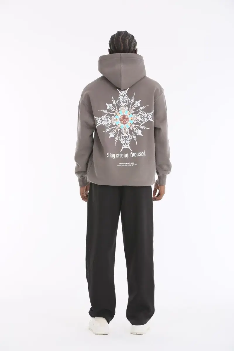 Sweat à capuche avec mandala tribal coloré
