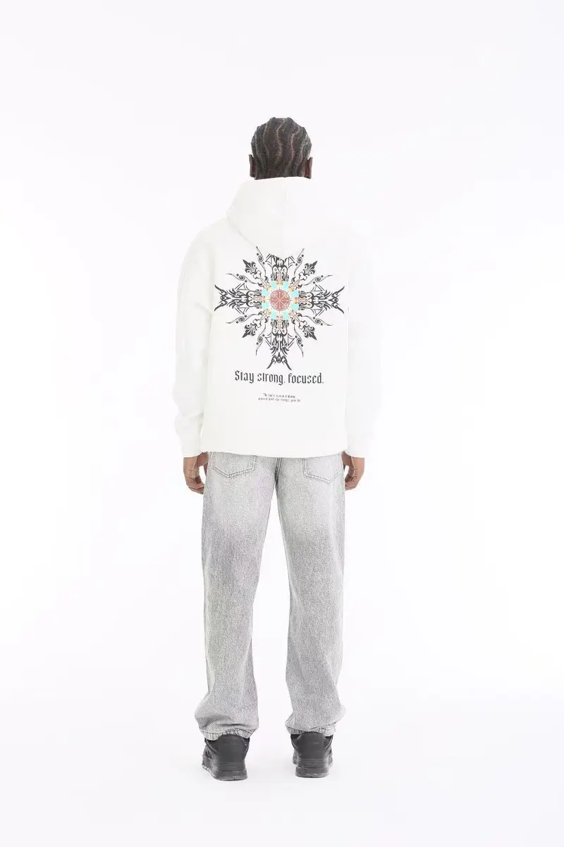 Sweat à capuche avec mandala tribal coloré
