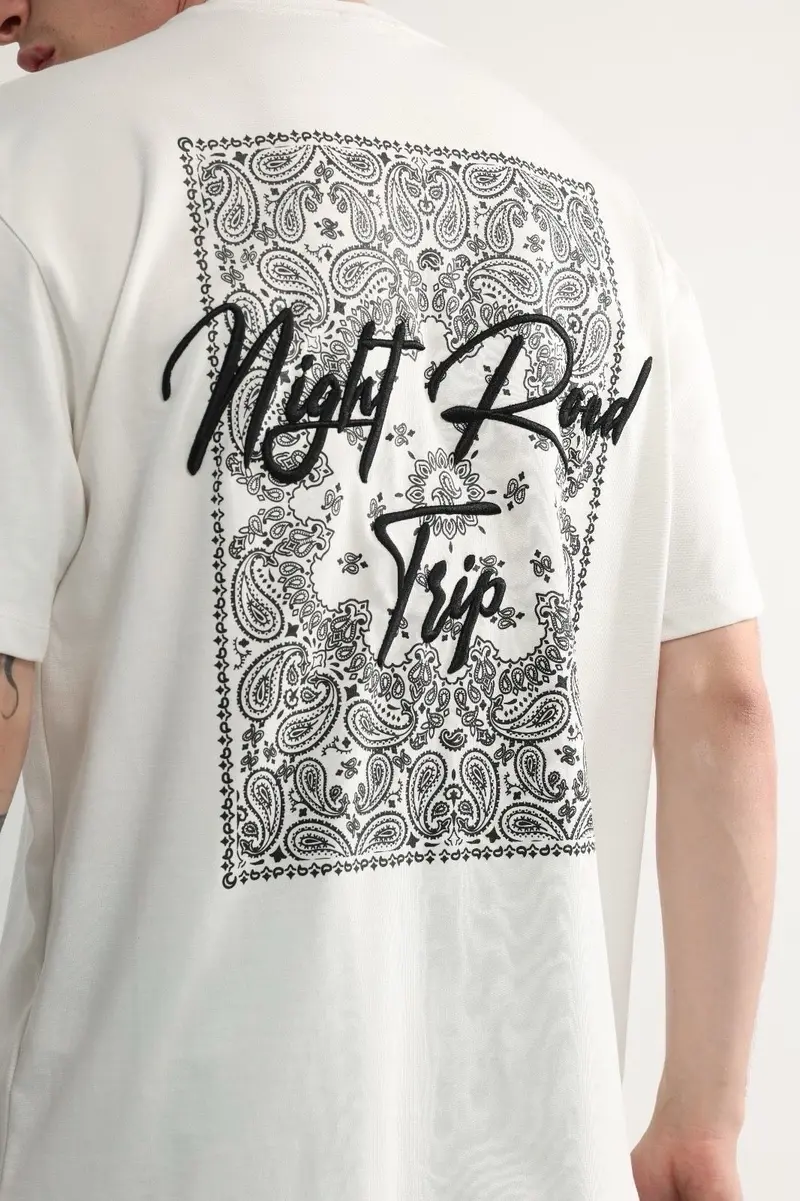 T-shirt blanc à motif