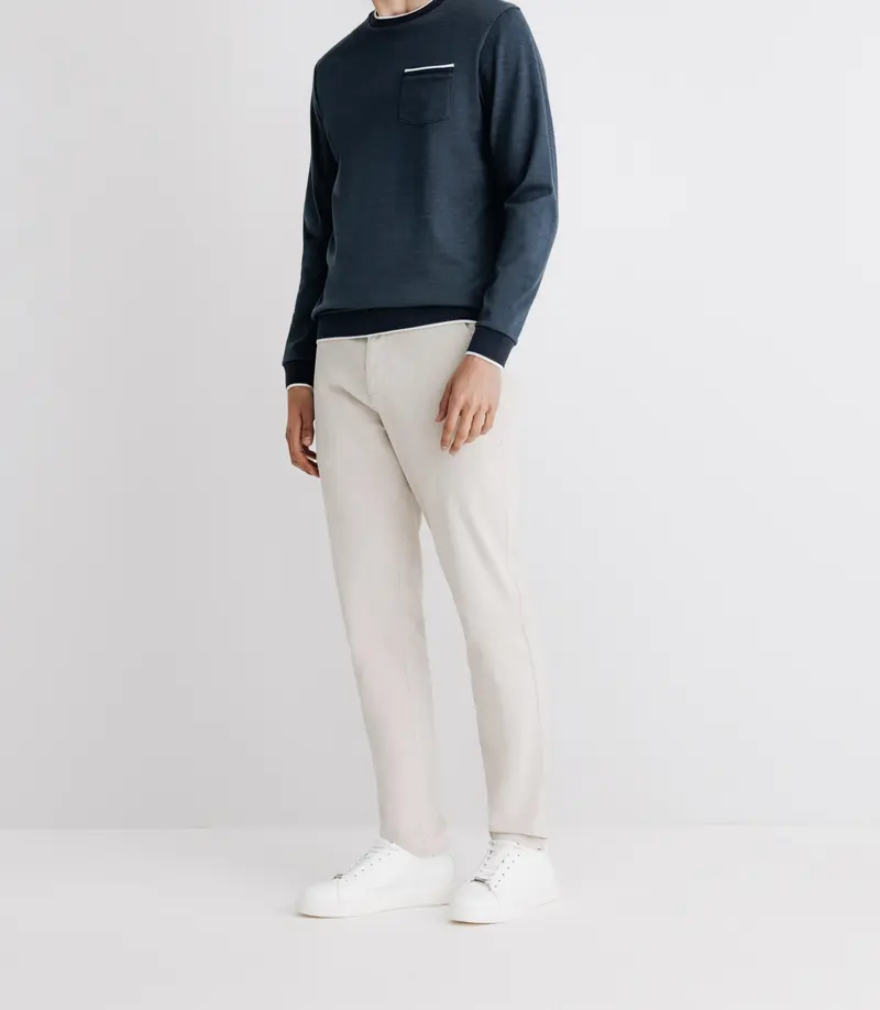 T-shirt col rond avec poche marine