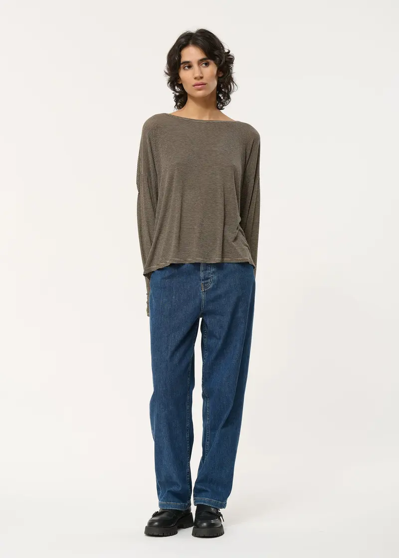 T-shirt taupe à fines rayures manches longues
