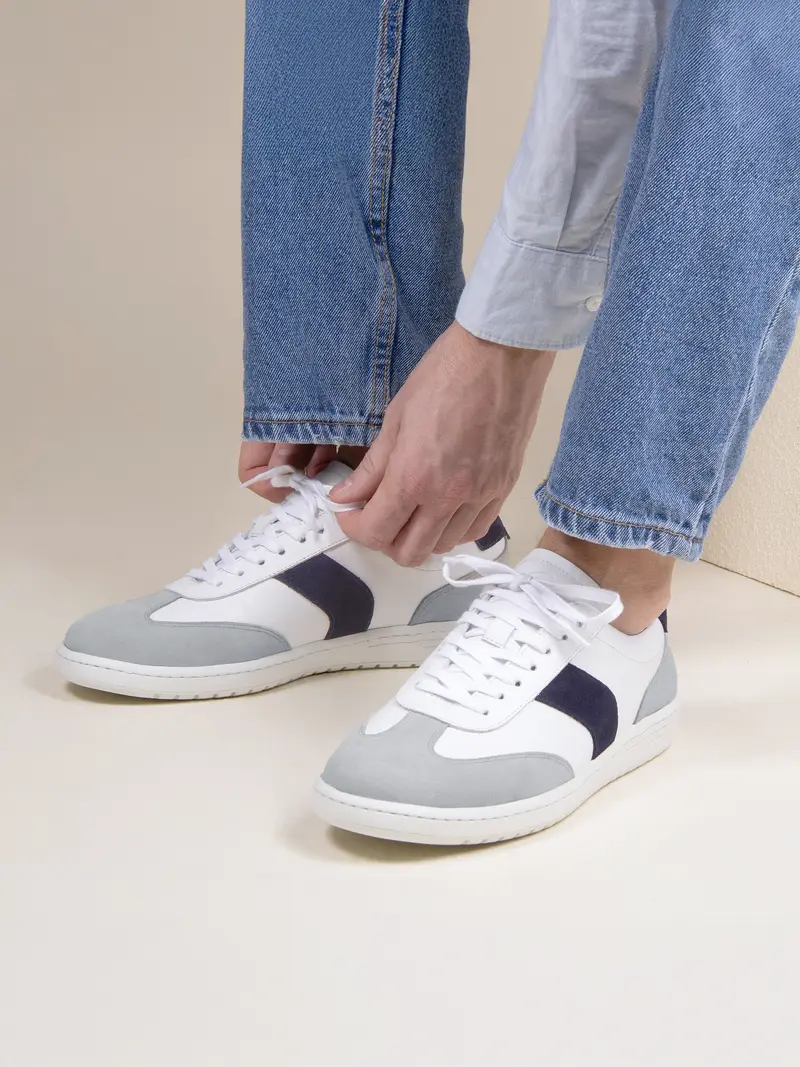 Tennis lacet cuir blanc bleu