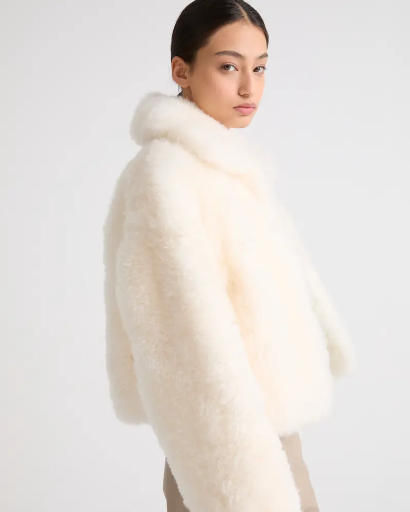 Veste courte en agneau cachemire frisé