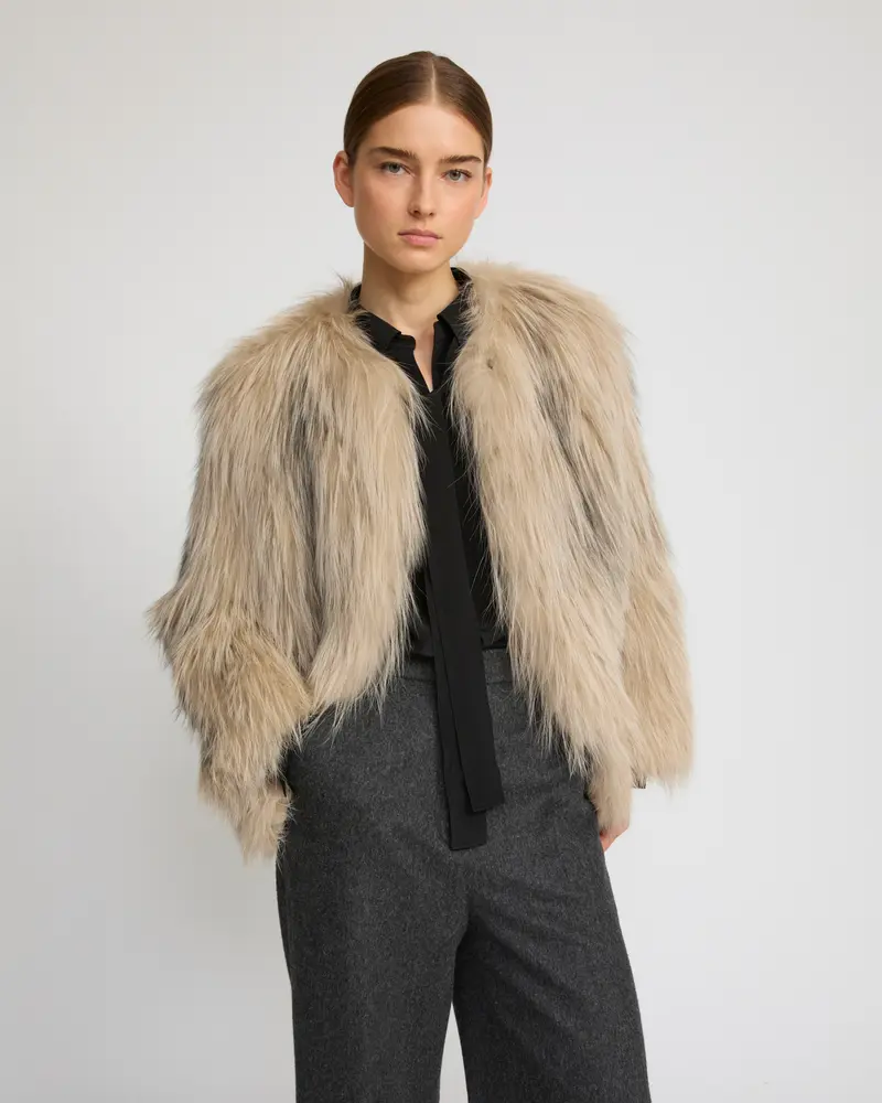 Veste courte en fourrure de renard tricoté
