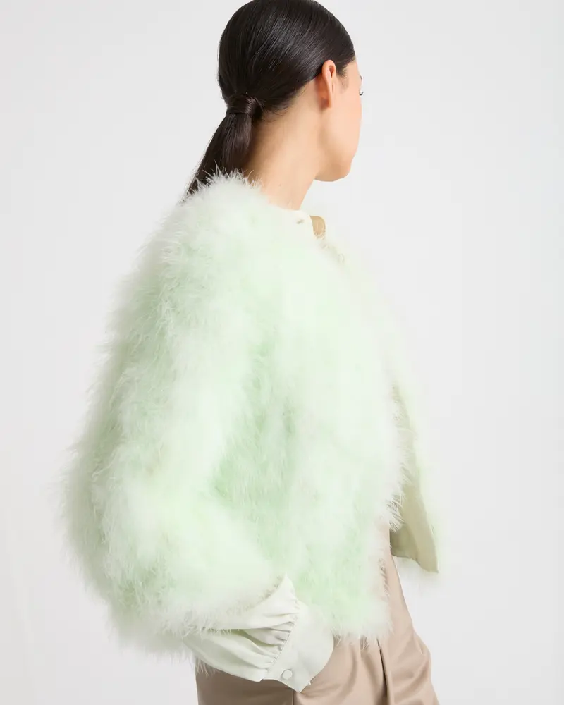 Veste courte en plumes